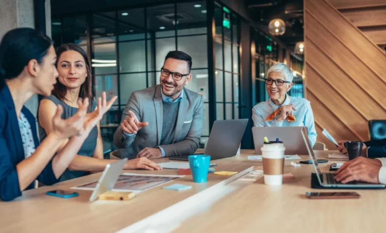 La inteligencia artificial, el trabajo híbrido y un marco regulatorio más exigente obligan a las áreas de Recursos Humanos a redefinir sus estrategias de gestión, planificación y retención del talento de cara a 2026.