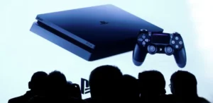 La PlayStation 4 fue presentada en 2013 y, más de una década después, sigue plenamente vigente dentro del ecosistema de videojuegos.