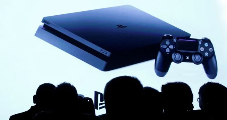La PlayStation 4 fue presentada en 2013 y, más de una década después, sigue plenamente vigente dentro del ecosistema de videojuegos.