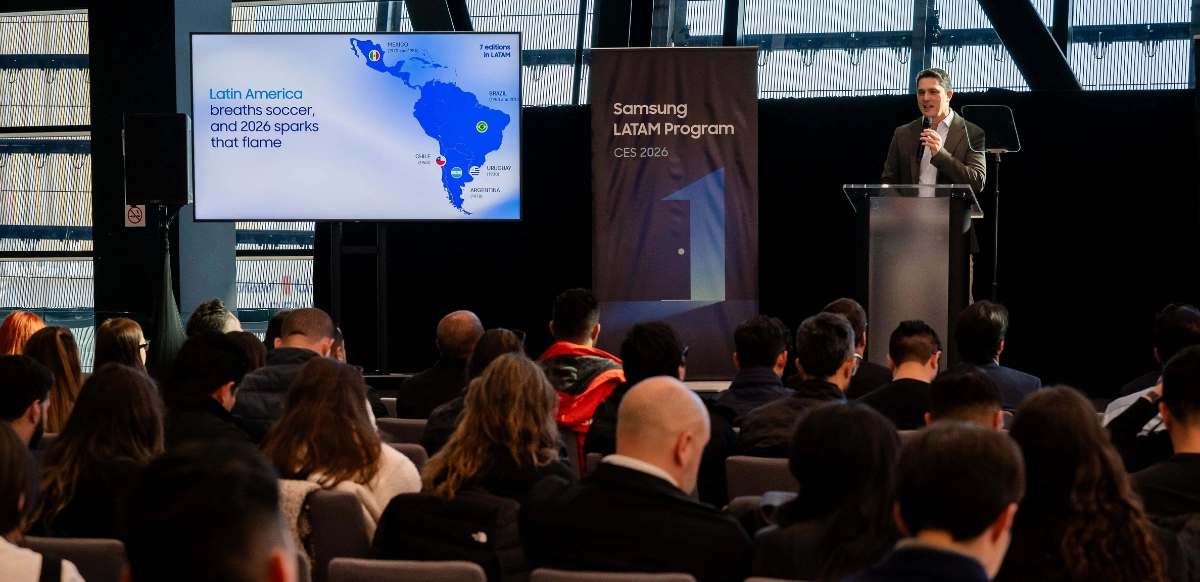 Samsung muestra en CES 2026 cómo la inteligencia artificial integrada en TVs, barras de sonido y el ecosistema SmartThings transforma el hogar en un estadio conectado, potenciando la experiencia del fútbol en América Latina.