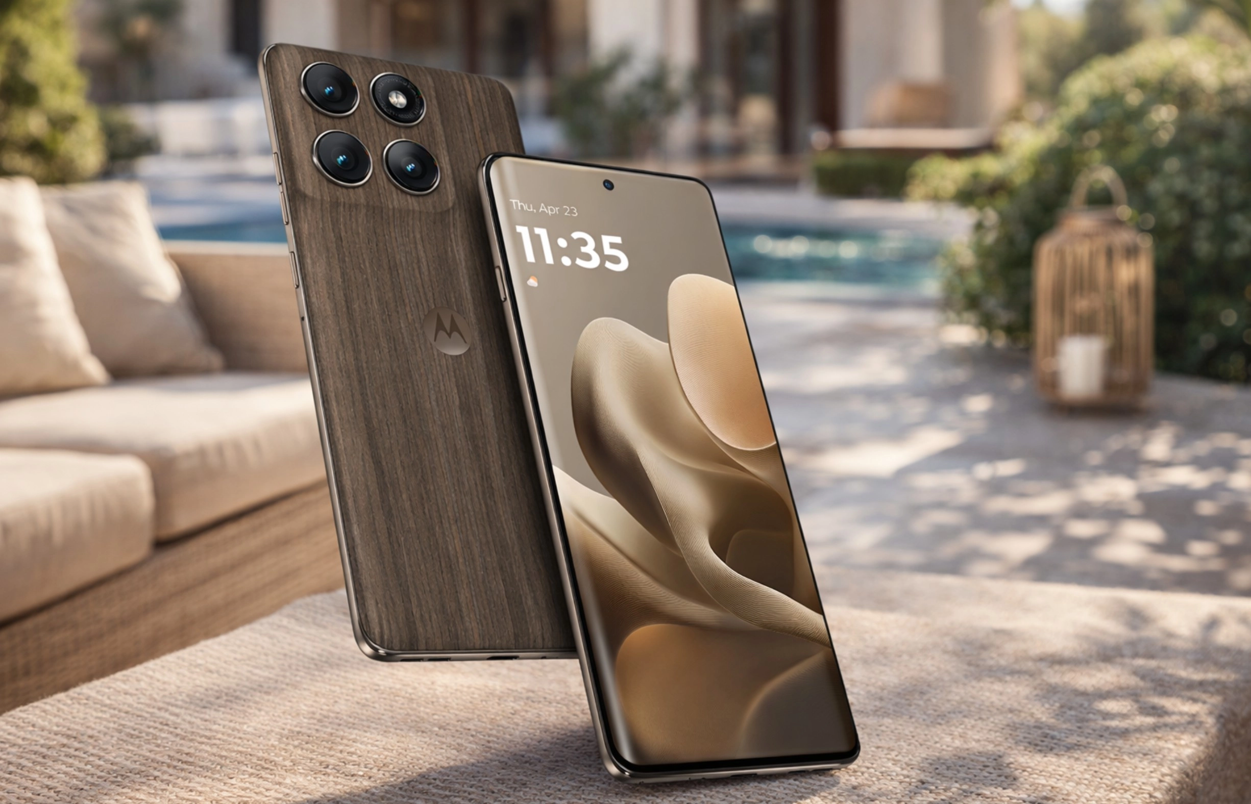 Lejos de ser solo un nuevo color, el acabado “Walnut” (nogal) busca emular la textura, la veta visual y la calidez al tacto de la madera real.