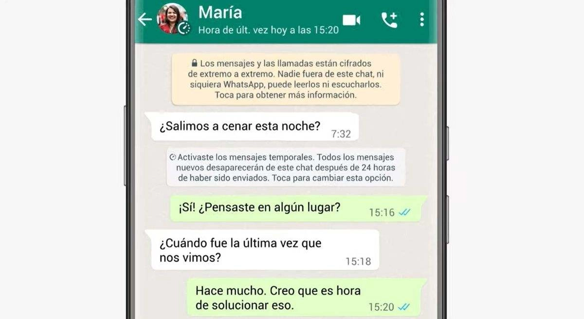 Activar mensajes temporales en chats individuales o grupales permite que el contenido desaparezca automáticamente, evitando la acumulación de archivos a largo plazo.
