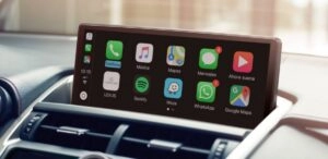 Apple CarPlay se prepara para integrar ChatGPT y Gemini en el auto.