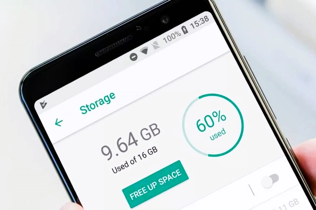 Archivos temporales, descargas antiguas y contenidos duplicados pueden ocupar decenas de gigabytes en un smartphone sin que el usuario lo advierta.
