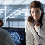 Especialistas advierten que prolongar la vida útil del hardware, ante el alza de costos tecnológicos, puede aumentar los riesgos de ciberseguridad si no se acompaña de actualizaciones adecuadas.