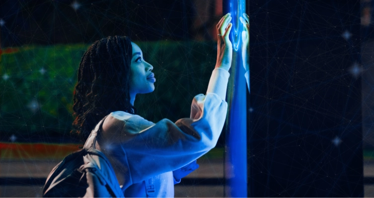 La adopción de estrategias multicloud y de nube híbrida permite a las empresas reducir riesgos, evitar puntos únicos de falla y garantizar la continuidad operativa en entornos cada vez más complejos.