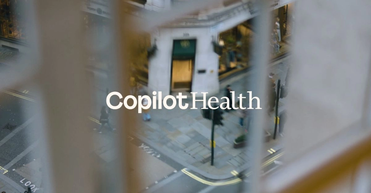 Microsoft aclaró que Copilot Health no reemplaza el diagnóstico médico, sino que funciona como apoyo para interpretar información clínica.