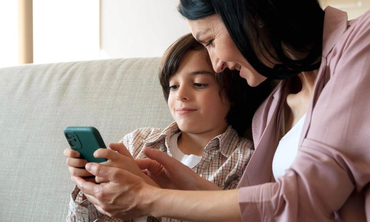 WhatsApp incorporará cuentas administradas por padres para supervisar el uso de la aplicación por parte de menores sin acceder al contenido de los chats.
