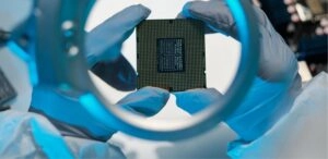 Tras la escasez de la pandemia, emerge un escenario más silencioso: la inteligencia artificial concentra la demanda y genera desbalances que impactan en costos, disponibilidad y planificación.