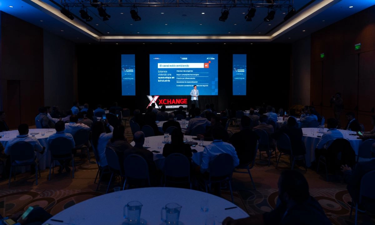 Líderes del ecosistema tecnológico compartieron experiencias reales sobre implementación de inteligencia artificial en entornos productivos.