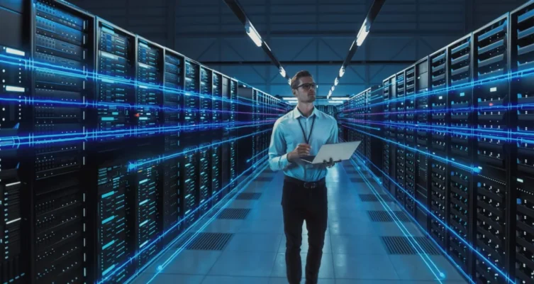 Red Hat propone un enfoque basado en estándares abiertos, nube híbrida y desarrollo de talento