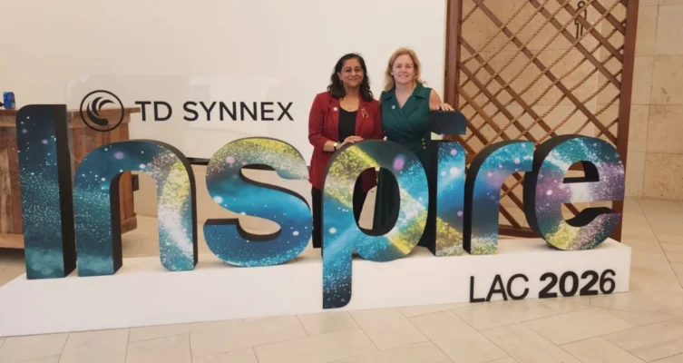 Vidya Krishnan, SVP y Chief Learning Officer, y Kristie Grinnell, EVP y CIO de TD SYNNEX