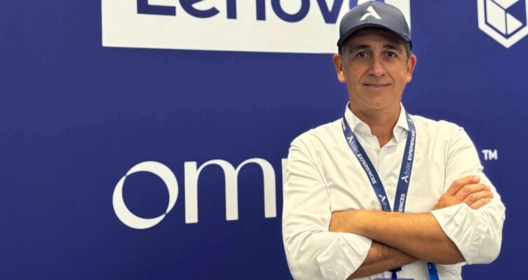 Carlos Ramos, director regional para Latinoamérica del área de preventa y consultoría en la división de infraestructura de Lenovo (ISG)