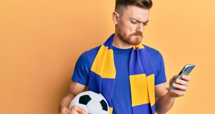 Ciberdelincuentes crean sitios falsos para engañar a coleccionistas y fanáticos del fútbol.