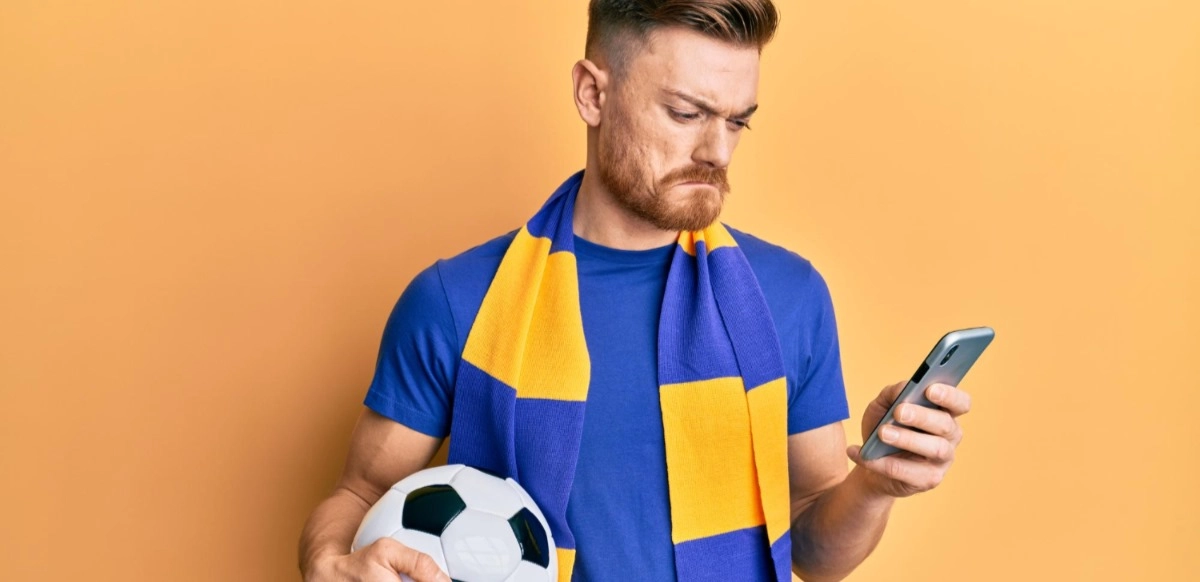 Ciberdelincuentes crean sitios falsos para engañar a coleccionistas y fanáticos del fútbol.