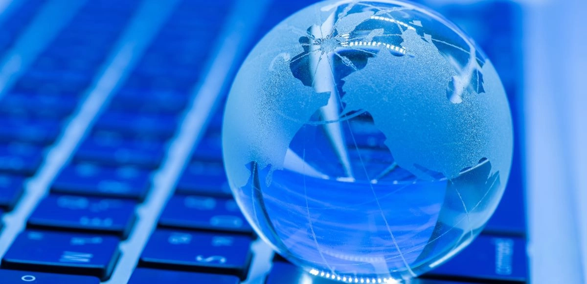 Internet e inteligencia artificial redefinen la vida digital.