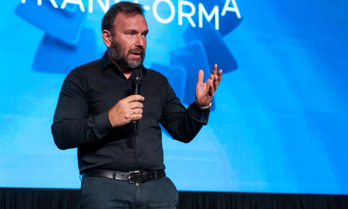 La exposición del analista internacional Fabián Calle sobre geopolítica y tecnología fue uno de los momentos más destacados para el equipo de PROCOM.