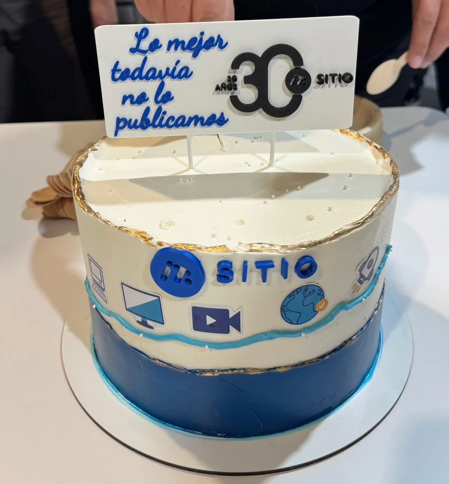 El equipo de ITSitio celebra 30 años conectando al ecosistema tecnológico de Latinoamérica con información, innovación y compromiso.