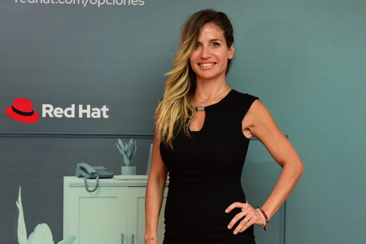 Victoria Martínez, gerente de plataformas de IA para Latinoamérica en Red Hat.