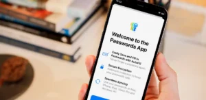Apple automatiza el cambio de contraseñas vulnerables con inteligencia artificial.