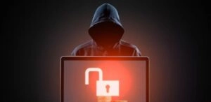 La mayoría de las campañas de malware intentan pasar desapercibidas. Esta, en cambio, se esfuerza por parecer popular.