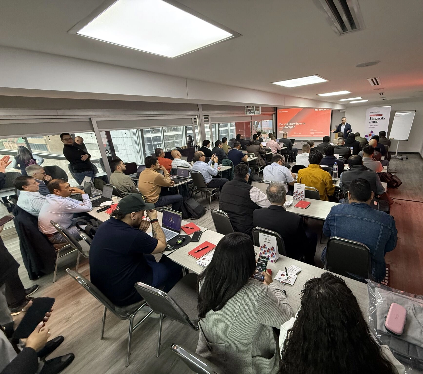 Inteligencia artificial, capacitación y generación de demanda fueron algunos de los ejes centrales del LATAM Tech Converge organizado por Hitachi Vantara