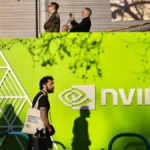 El retraso evidencia que el ritmo anual de lanzamientos comienza a chocar con los límites de la manufactura tecnológica. (Benjamin Fanjoy/Getty Images)