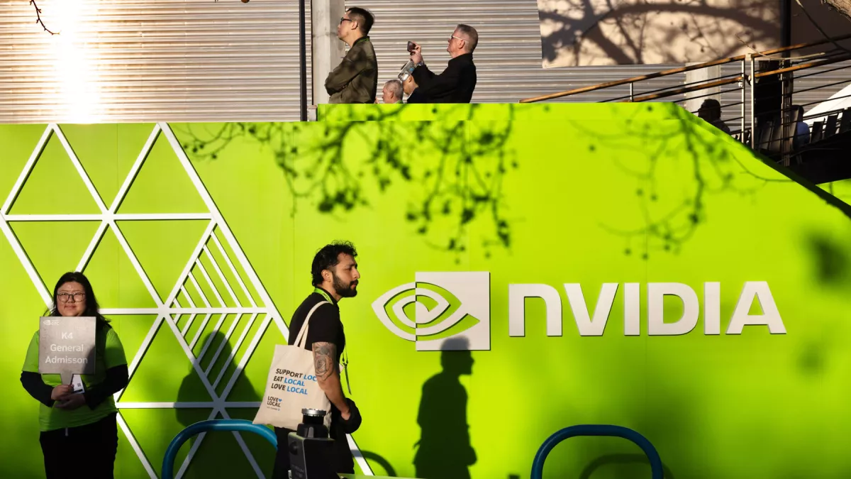 El retraso evidencia que el ritmo anual de lanzamientos comienza a chocar con los límites de la manufactura tecnológica. (Benjamin Fanjoy/Getty Images)