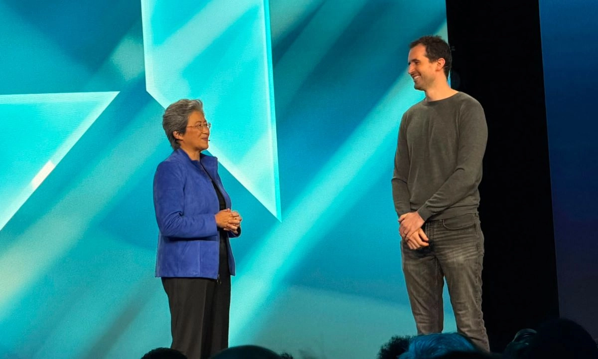 Lisa Su, CEO de AMD, junto a Tom Brown, cofundador de Anthropic.