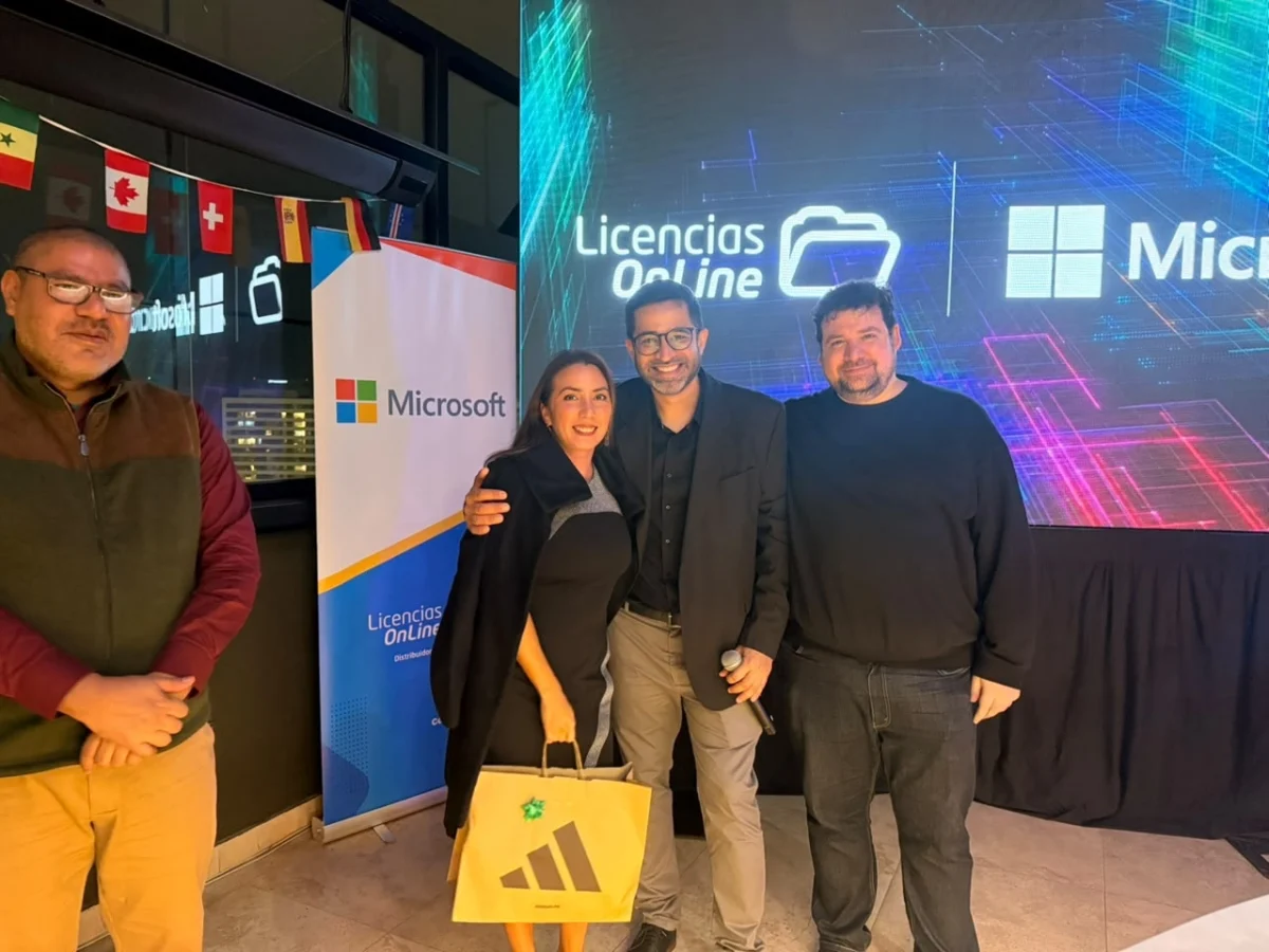 Matías Lapido, Product Manager Microsoft CSP en Licencias OnLine y Daniel Yesuron, Preventa Regional de Microsoft en Licencias OnLine.