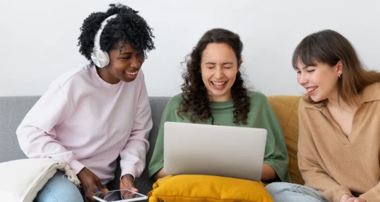 El 22% de los jóvenes latinoamericanos consultados afirma utilizar herramientas de inteligencia artificial como una “amiga”, según el estudio de Kaspersky.