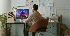 Existe la idea de que una pantalla más grande siempre ofrece una mejor experiencia. En la práctica, no necesariamente es así.