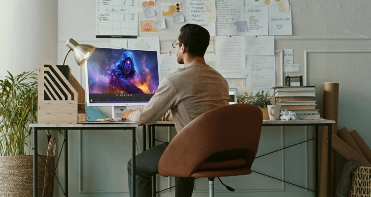 Existe la idea de que una pantalla más grande siempre ofrece una mejor experiencia. En la práctica, no necesariamente es así.