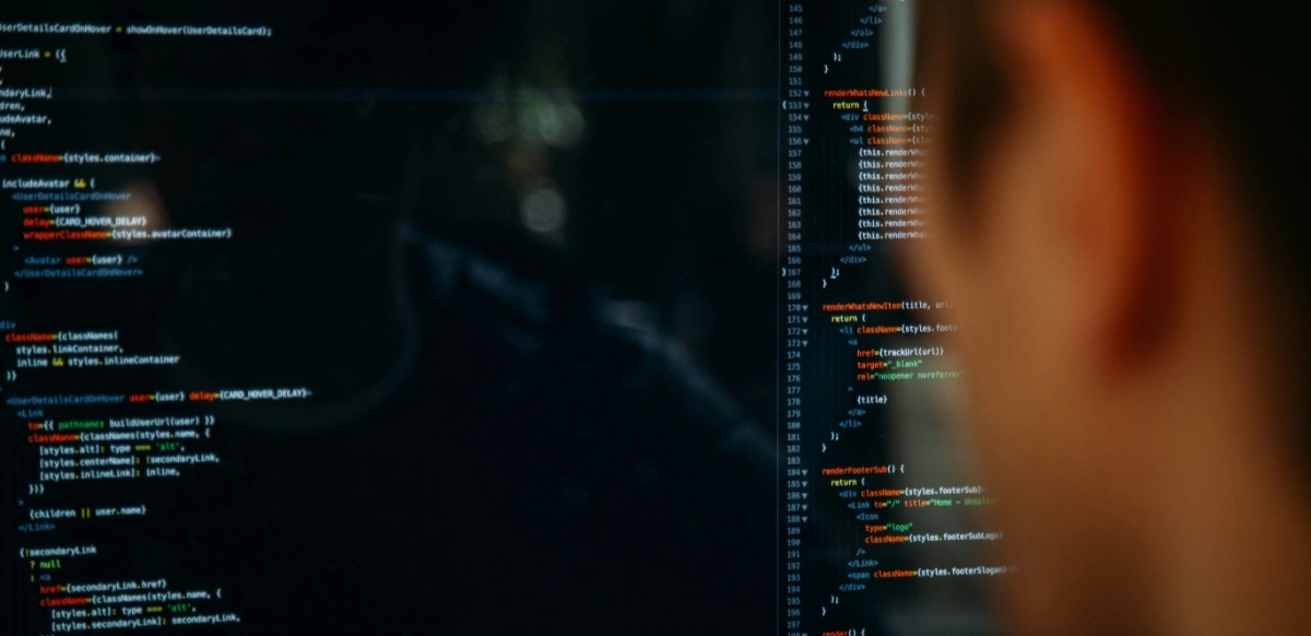 El trabajo de IBM y Red Hat incluye la corrección y adaptación de parches a versiones anteriores del software, con el objetivo de reducir riesgos sin interrumpir las operaciones empresariales.