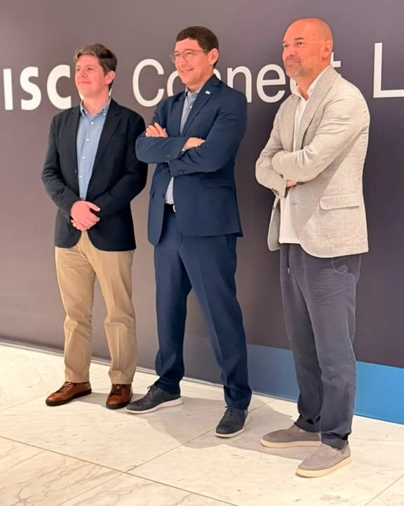 IA en América Latina. Los ejecutivos de Cisco analizaron el papel de las redes seguras como base para llevar los proyectos de inteligencia artificial desde la etapa de experimentación hacia operaciones de mayor escala.