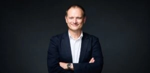 Por Adrian Johnson Chief Revenue Officer (CRO) de Hitachi Vantara.