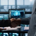 La creación de Centros de Operaciones de Seguridad avanza en América Latina, aunque costos, integración tecnológica y talento especializado siguen condicionando los proyectos.