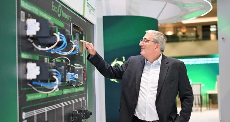 Schneider Electric impulsa la innovación energética y digital en Centroamérica.