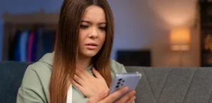 La combinación de aplicaciones de mensajería, suplantación de identidad e inteligencia artificial está haciendo que los intentos de fraude sean cada vez más difíciles de reconocer.
