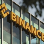 Binance investiga un hackeo millonario, suspendió los retiros y prometió cubrir las pérdidas, mientras el bitcoin sufrió una fuerte caída.