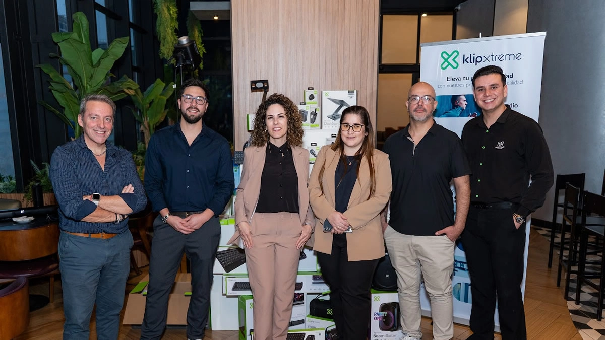 Esposito y Urbina_Klip Xtreme, Samantha de Madeiros, Elena Barreto, Mario Olmedo y Marcelo Martinetti_Montreal Inversiones