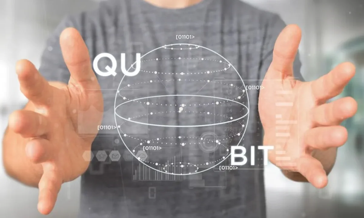 La computación cuántica utiliza qubits y principios como la superposición para resolver determinados problemas de una forma diferente a las computadoras tradicionales.