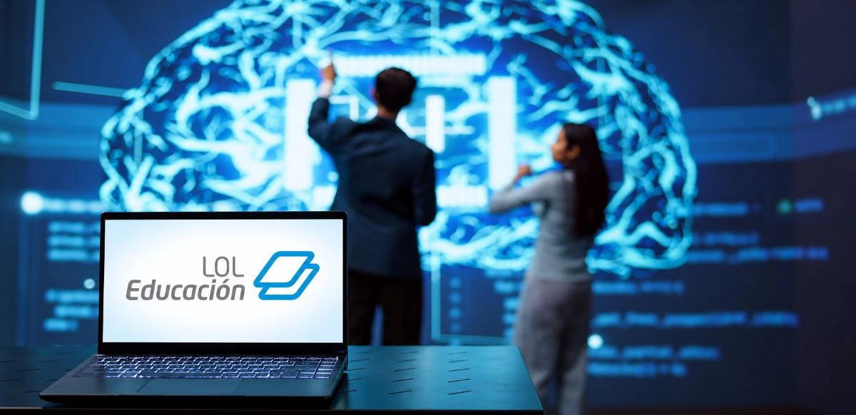 La inteligencia artificial transforma la formación tecnológica y redefine las competencias profesionales del futuro.