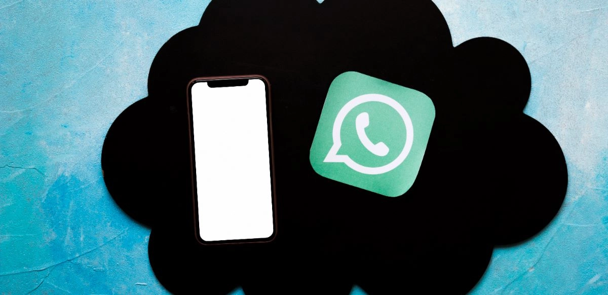 WhatsApp Plus ofrece funciones adicionales de personalización, pero sus versiones no oficiales pueden poner en riesgo la seguridad y privacidad de los usuarios.