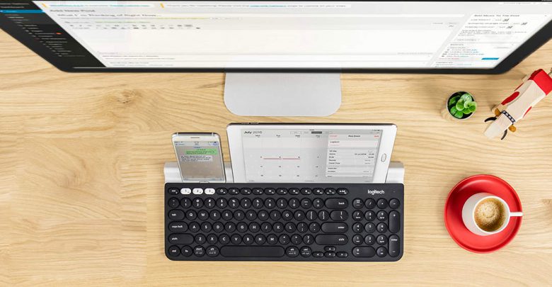 Un teclado y un mouse para usar en tres dispositivos simultáneamente