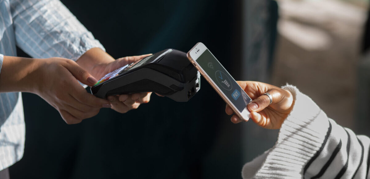 Del banco al celular: el 40% cobra el sueldo y lo mueve en 48 horas a billeteras virtuales