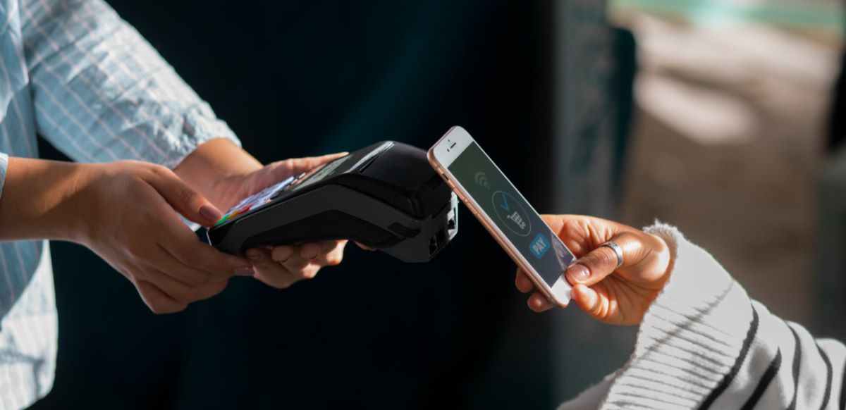 Del banco al celular: el 40% cobra el sueldo y lo mueve en 48 horas a billeteras virtuales