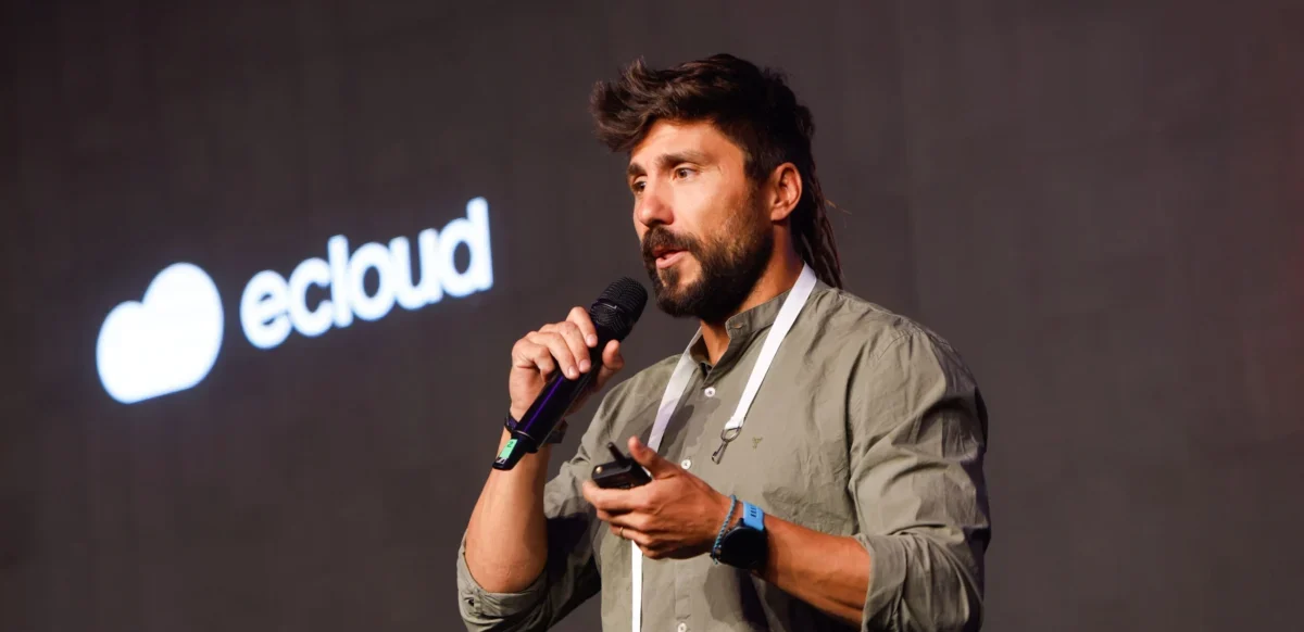 Cómo funciona Sagia, el asistente comercial con IA desarollado por la empresa argentina Ecloud