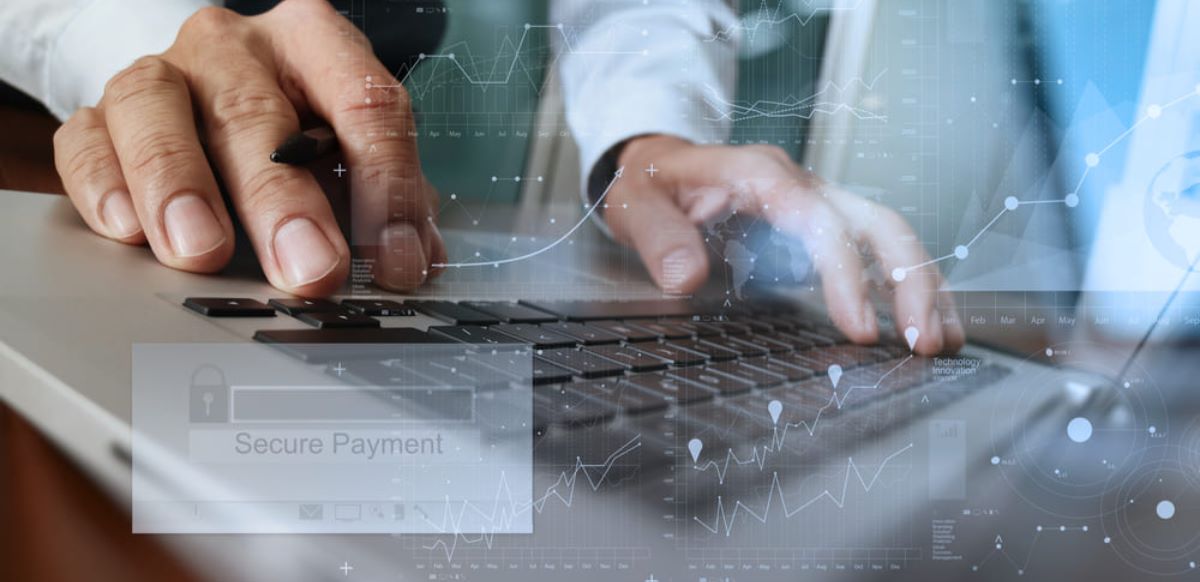 Crimen financiero presiona a la regulación y acelera uso de la IA híbrida